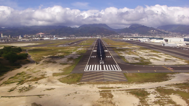 ホノルル国際空港着陸